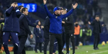 Farioli queixa-se da arbitragem. “Se calhar estavam noutro canal”