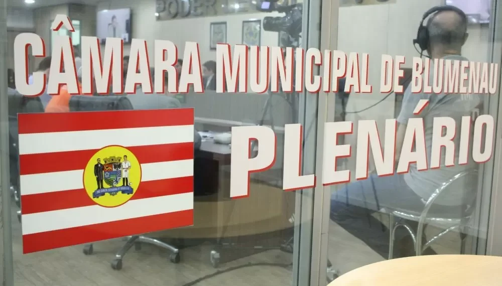 Câmara de Blumenau realiza duas solenidades nesta semana: Dia da Bíblia e entrega de Títulos Honoríficos