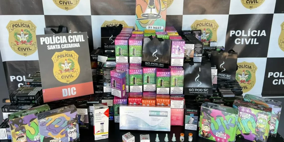 Mulher é presa em Blumenau por vender cigarros eletrônicos e medicamentos de forma ilegal