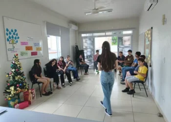 CRAS de Timbó incentiva autoconhecimento em oficina voltada a adolescentes