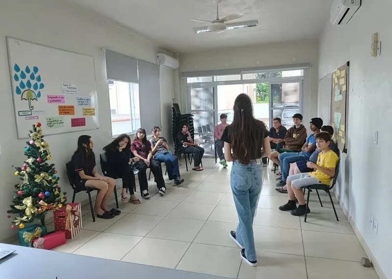 CRAS de Timbó incentiva autoconhecimento em oficina voltada a adolescentes