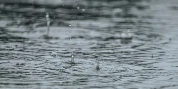 Temporais marcam a passagem de ano em SC, mas virada não tem risco