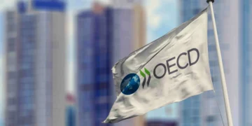 OCDE mantém projeção do PIB global para 2025, cita resiliência, mas vê fragilidades