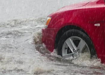 Semana começa com temporais e risco elevado de alagamentos em Santa Catarina