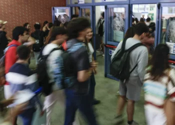 Ministério da Educação determina regresso de 169 professores às escolas