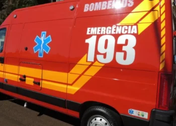 Bombeiros realizam resgate em altura após trabalhador passar mal em CEI de Blumenau