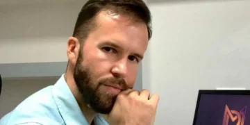 Jornalista é suspeito de matar o ex-companheiro a facadas em SC