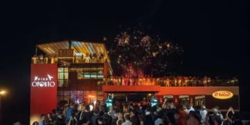 Novo Píer Oporto foi inaugurado em Itapema e recebeu cerca de 10 mil pessoas