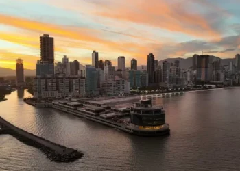 Píer Oporto: novo complexo sobre o mar promete transformar Meia Praia, em Itapema