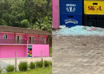 Gerente de casa noturna fica gravemente ferida após levar golpes de martelo na cabeça, em Timbó