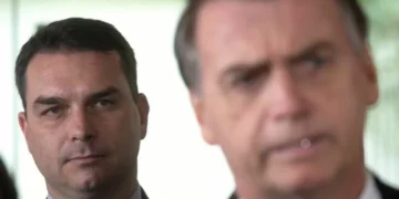Jair Bolsonaro escolhe o filho Flávio para candidato presidencial em 2026