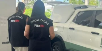 Bomba que entregava menos combustível do que o mostrado no visor é interditada em Blumenau