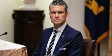 Hegseth diz que não viu sobreviventes antes de ataque fatal a barco de droga
