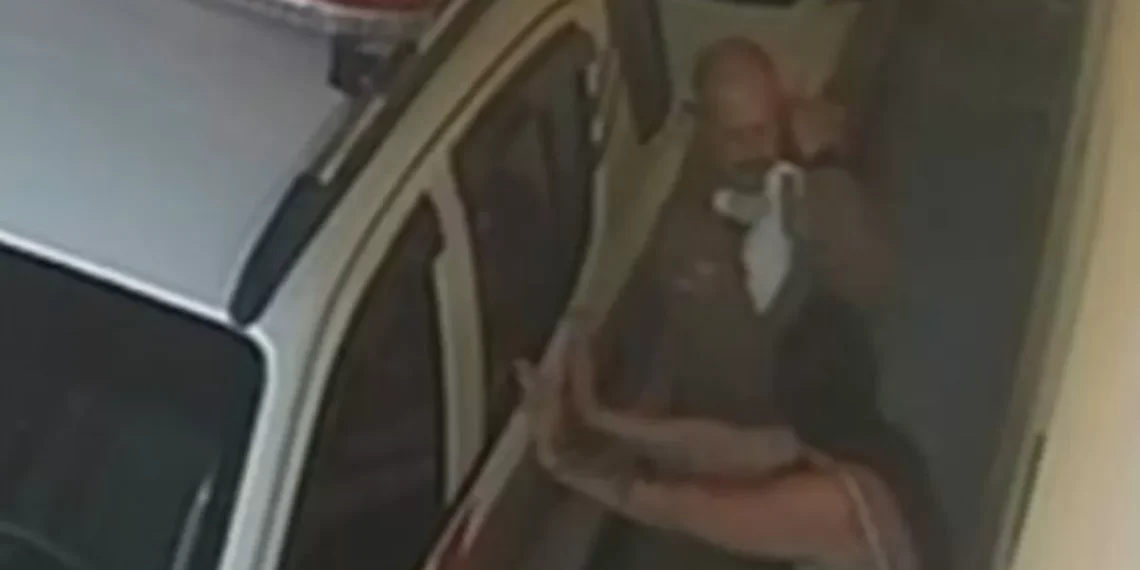 Bebê de 45 dias engasga com leite e é salva por policial militar em SC