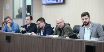 Câmara de Blumenau recebe consultoria para detalhar revisão tarifária do esgoto