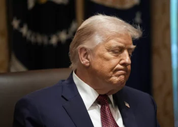 Trump deixa aviso ao Irão e pressiona Hamas a desarmar após encontro com Netanyahu