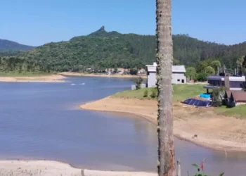 Nível histórico de baixa na Represa Palmeiras coloca em risco turismo e economia de Rio dos Cedros
