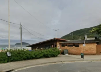 Mistério em SC: corpo é encontrado dentro de mala na Praia do Santinho e perícia trabalha para identificar vítima