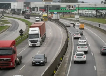 BR-101 concentra trechos mais perigosos do país e acumula acidentes graves em Santa Catarina