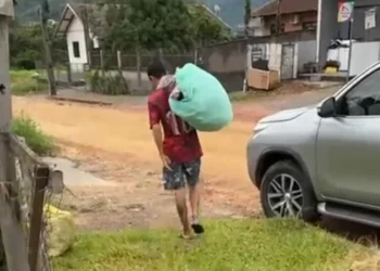 Com apoio da Polícia Civil, proprietário retoma imóvel utilizado para tráfico de drogas em Timbó