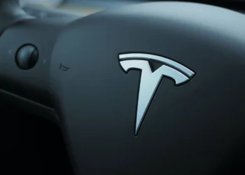 Tesla acaba com Autopilot e muda estratégia de direção assistida