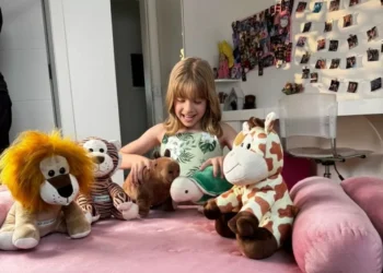 Sicredi Vale Litoral SC lança campanha de pelúcias para incentivar a poupança entre jovens