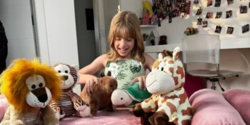 Sicredi Vale Litoral SC lança campanha de pelúcias para incentivar a poupança entre jovens