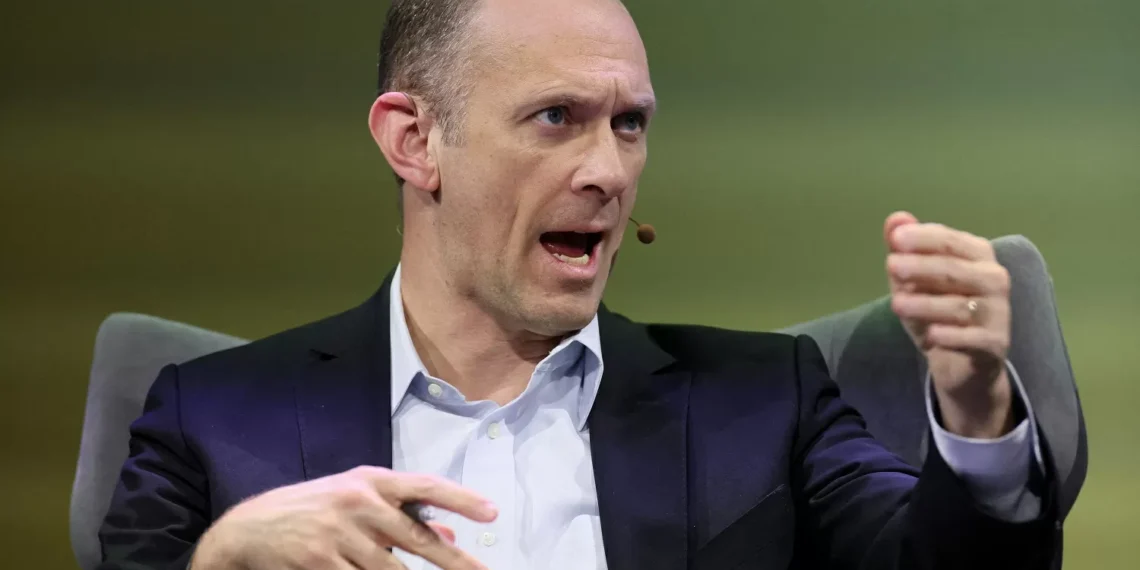 Dirigente diz que inflação pode “voltar com força” se a independência do Fed acabar