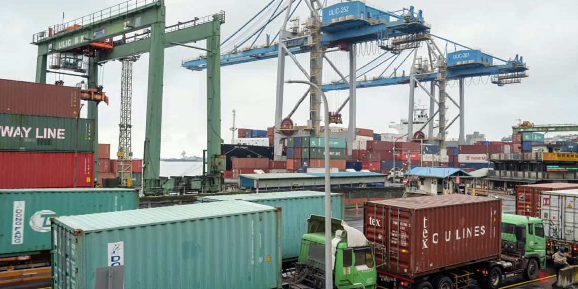 EUA e Taiwan fecham acordo para cortar tarifas e destravar investimentos em chips