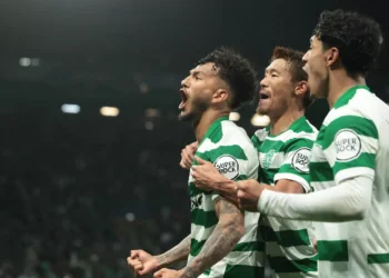 “Au revoir”, PSG. Sporting derrota campeão da Europa