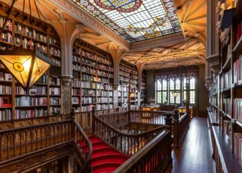 A Livraria Lello faz 120 anos e vai mudar de nome