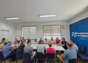 Acordo histórico garante ganho real, reajustes expressivos e avanços estruturais aos servidores de Timbó