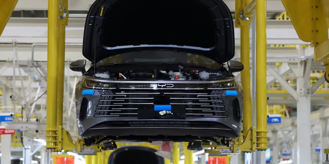 Retração da indústria do Brasil se aprofunda em dezembro, mostra PMI