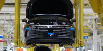 Retração da indústria do Brasil se aprofunda em dezembro, mostra PMI