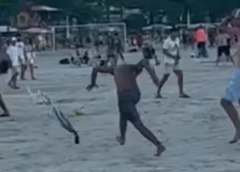 Homem é preso em BC após atacar turistas e vendedor com faca na Praia Central