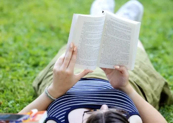 Venda de livros cresce 6,9% em 2025 empurrada por livros infantis e de colorir