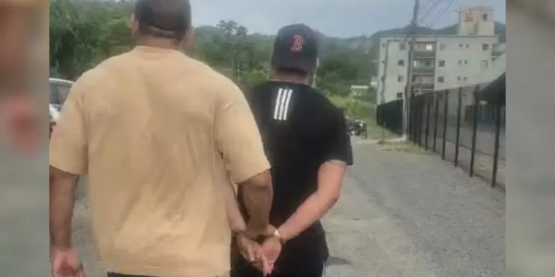 Em Blumenau, homem é preso suspeito de estuprar a própria filha de 13 anos