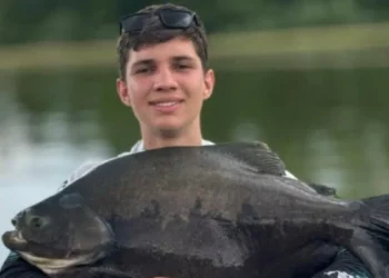 Jovem de 18 anos morre após carro sair da pista e cair em ribanceira em Presidente Getúlio