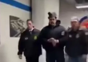 Vídeo mostra Maduro algemado em Nova York após operação dos EUA na Venezuela