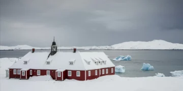 Berlim e Londres discutem missão militar da NATO na Gronelândia