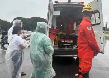 Queda de raio atinge manifestação em Brasília e deixa dezenas de feridos