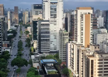 Mercado eleva aposta de corte da Selic em 0,5 ponto após Copom ‘explícito’