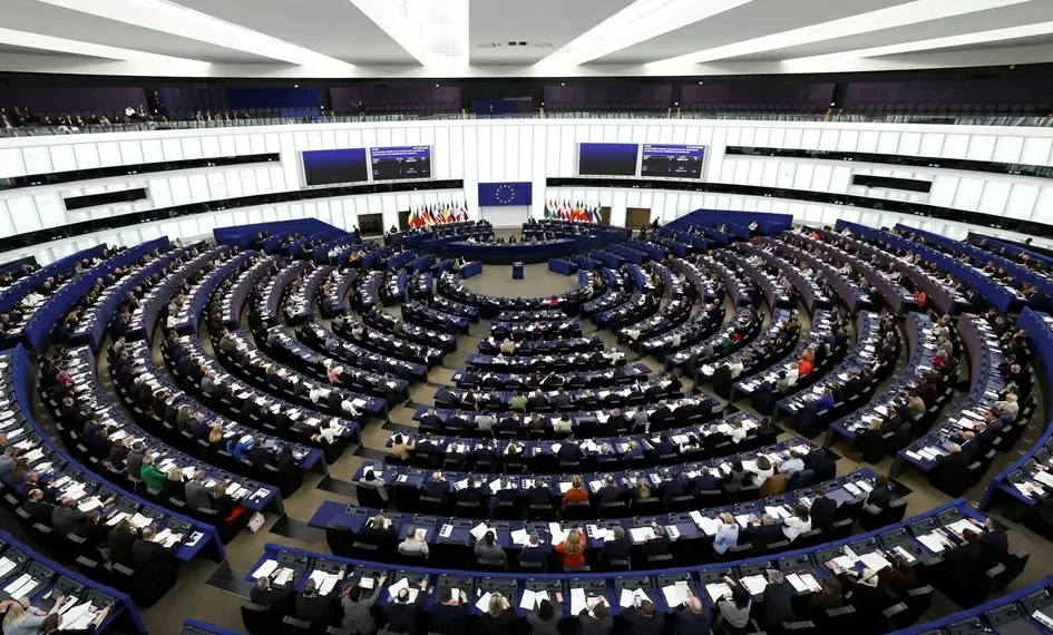 Parlamento Europeu suspende acordo com EUA após pressão de Trump por Groenlândia
