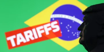 Trump cria nova tarifa de 15%: o que mudou e como fica a situação do Brasil?