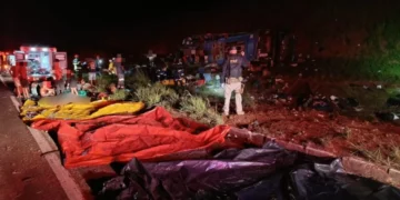 Trabalhadores que seguiam para SC para atuar na colheita de maçãs morrem em acidente com ônibus