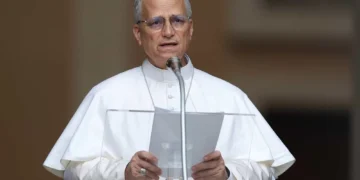 Papa pede que padres não usem IA em homilias