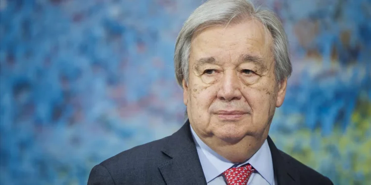 Guterres apela ao cessar-fogo imediato entre Paquistão e Afeganistão