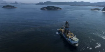 Exportação de petróleo pelo Brasil registra maior volume em quase 3 anos