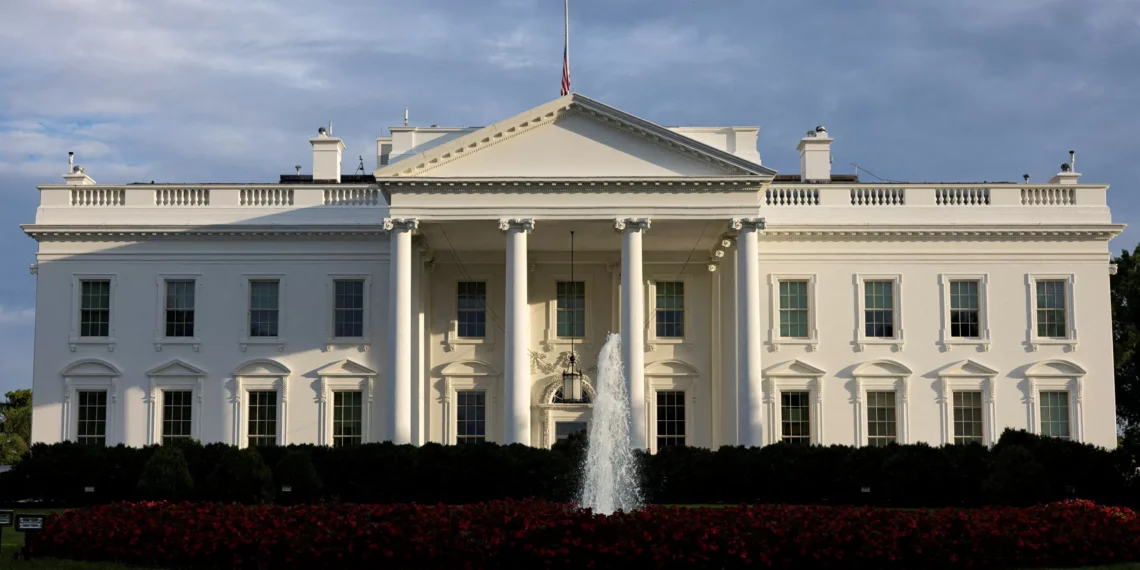 Casa Branca reduz projeções de crescimento do emprego; Fed enfrenta o mesmo problema