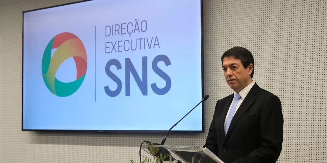 SNS com quase 1,1 milhões de utentes à espera de consulta no final de 2025